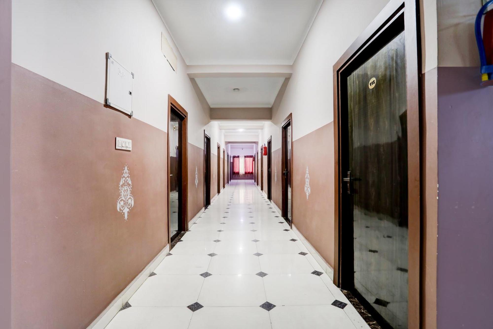 Super Townhouse Gida Near Rto Office Hotel Gorakhpur Exterior photo